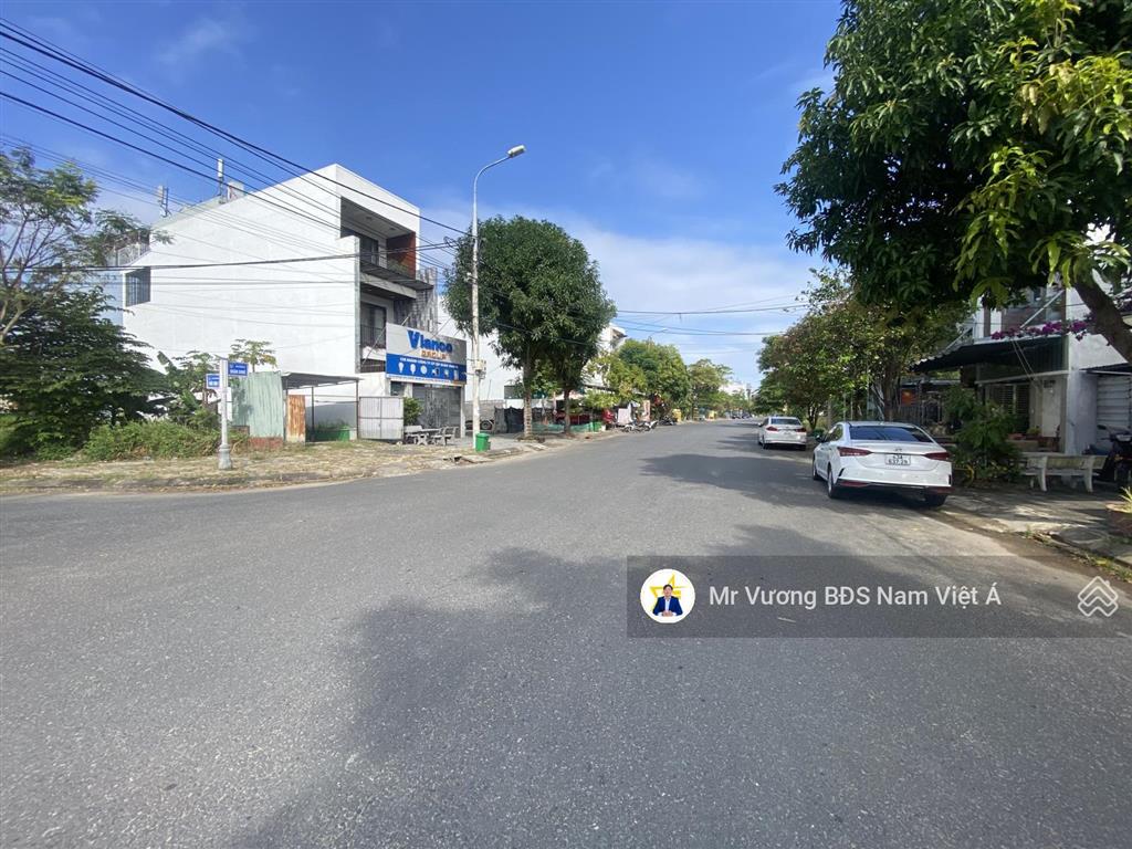 Chính chủ bán góc xây cao tầng 180m2, đường đoàn khuê, nam việt á