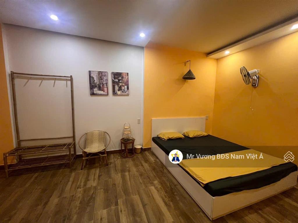 Chính chủ bán nhà góc 2 mặt tiền khu nam việt á