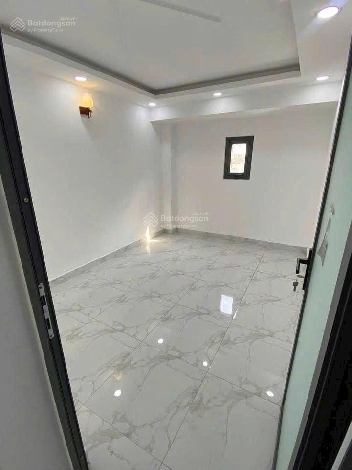 Nhà 1 lầu  2 phòng ngủ  công chứng nhanh trong ngày gần chợ hiệp thành