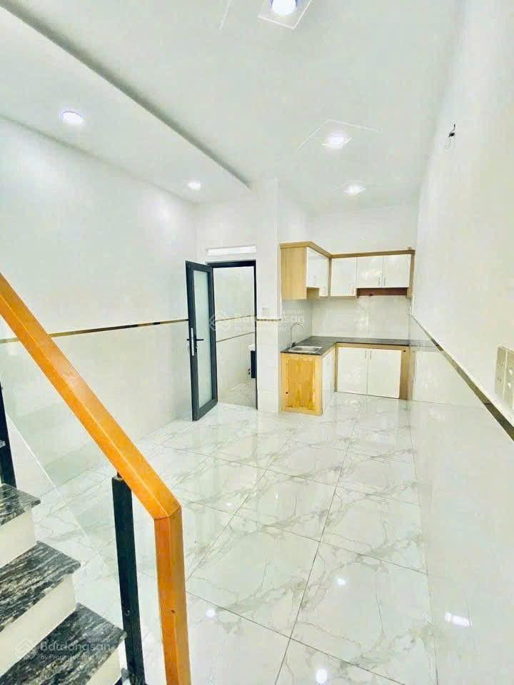 Nhà 1 lầu  2 phòng ngủ  công chứng nhanh trong ngày gần chợ hiệp thành