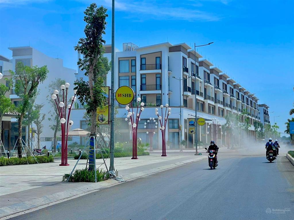 Nhà phố t&t 108m2 giá 5.3 tỷ hỗ trợ vay 70% căn đẹp  0932 991 ***