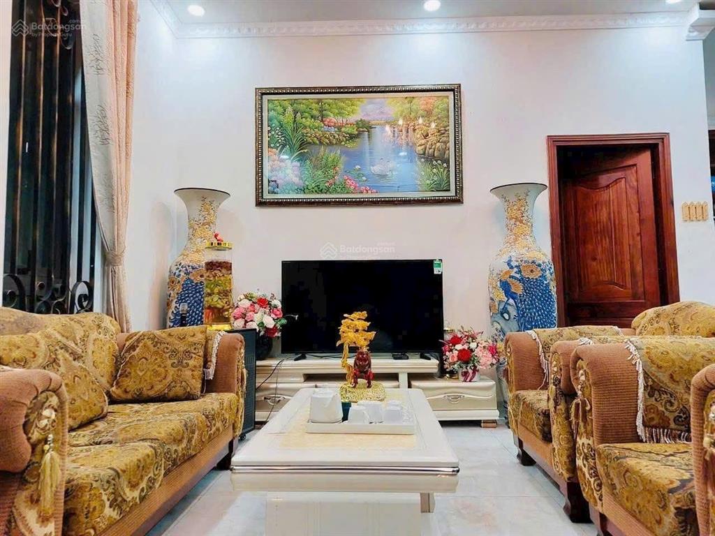 Bán biệt thự lô góc hà quang 2, nha trang. căn nội thất đẹp. giá 16.5 tỷ em hoàng 0905 907 ***