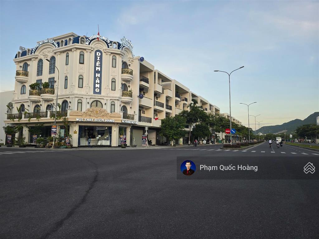 9tỷ bán lô đất đường a1 (võ văn kiệt) vcn phước long 2.  em hoàng 0905 907 *** ạ