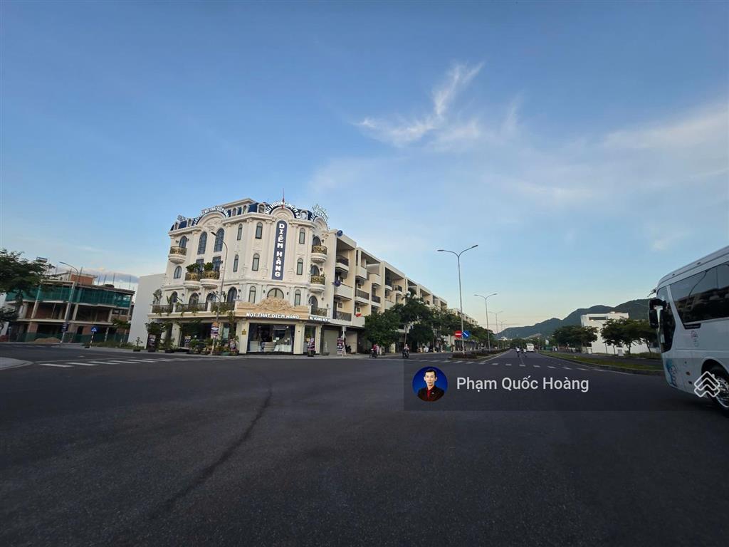 9tỷ bán lô đất đường a1 (võ văn kiệt) vcn phước long 2.  em hoàng 0905 907 *** ạ