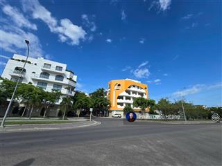 28tỷ full nội thất  bán biệt thự vcn phước hải full nội thất gỗ xịn xò.  em hoàng 0905 907 ***