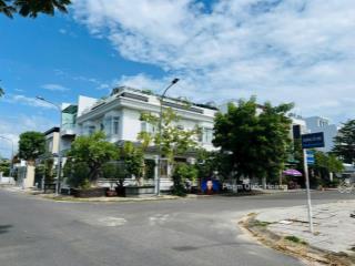 Lô góc biệt thự đối diện bồn hoa cây xanh đường 98b kđt thái hưng chỉ 38tr/m2 bao cọc.  em hoàng