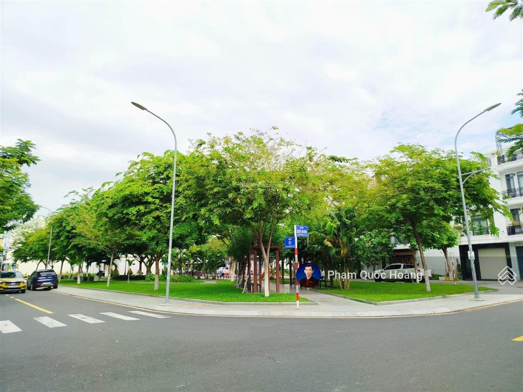 8,5ty bán lô góc ngay công viên  vcn phước long 1. lô rất đẹp.  em hoàng 0905 907 ***