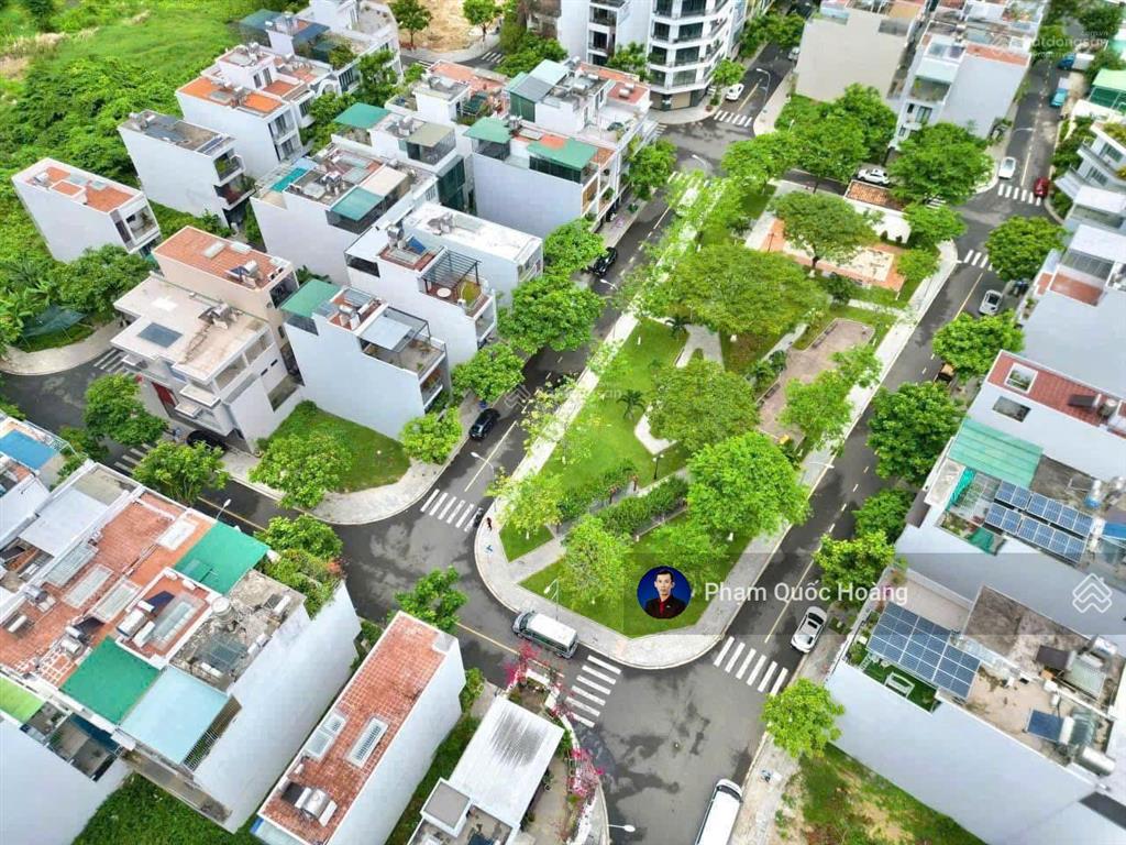 8,5ty bán lô góc ngay công viên  vcn phước long 1. lô rất đẹp.  em hoàng 0905 907 ***