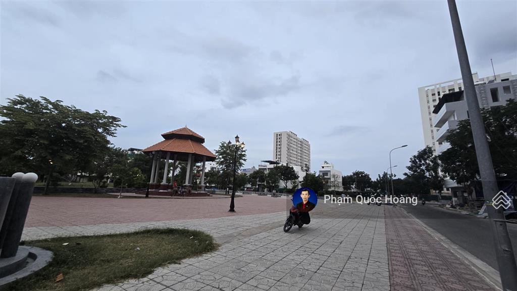 Trực diện công viên lớn. xây 3 tầng 1 tum 77tr/m2. kdt hà quang i.  em hoàng 0905 907 *** ạ