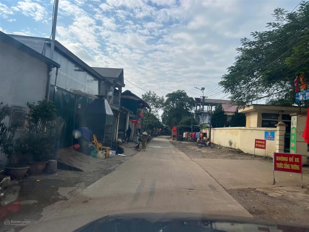 Bán đất mặt đường liên xã 12m có thể kinh doanh, gần trường học giá đầu tư tại cao phong hòa bình