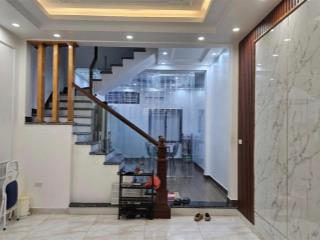 Cho thuê nhà full đồ phố văn cao, dt 60m2 x 4 tầng, 4 phòng ngủ