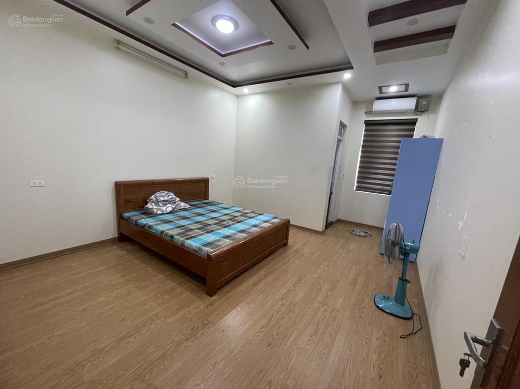 Cho thuê nguyên căn sân cổng văn cao 110m2, 4 p.ngủ full nội thất.