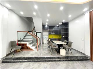 Cho thuê nhà văn cao 4 p.ngủ full nội thất, cách mặt đường chỉ 20m.