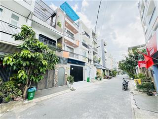 Nhà nguyên căn 1 trệt 3 lầu, 5pn, 5wc, sẵn nội thất máy lạnh, máy giặt, đường rộng nhà đồng bộ.