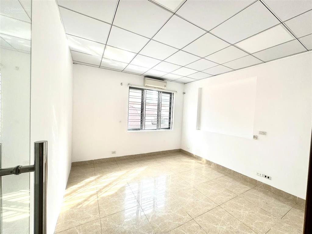 Chính chủ thuê văn phòng tại 14 nguyễn khuyến, văn quán, hà đông, hà nội 80m2, giá 12tr500k