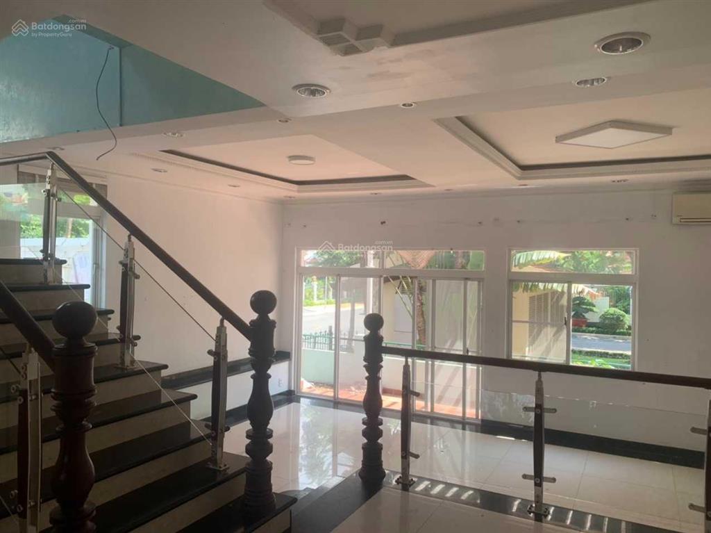 Bán căn hộ mỹ tú cảnh quan 2  phú mỹ hưng  q7. dt 252m2 tầng trệt giá 25 tỷ.  0934 990 ***