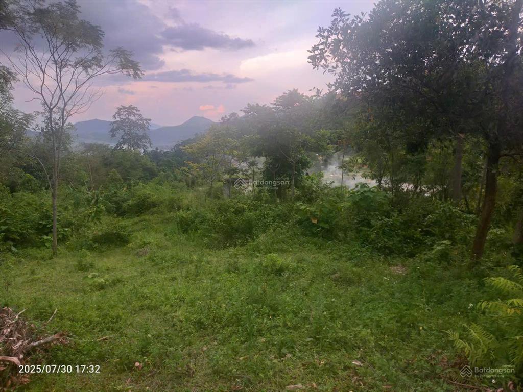 Chuyển nhượng lô đất thổ cư view đẹp tại thị trấn đà bắc, hòa bình.