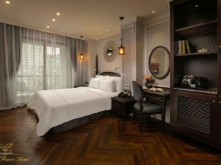 Cho thuê khách sạn 5* 80 phòng trên phố cổ, có bể bơi, nội thất châu âu, cực hiếm