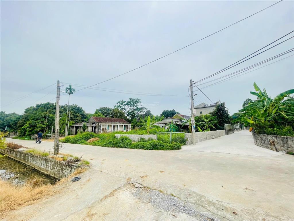 Bán gấp lô góc 138m 2 mặt tiền ngã 4 tại mai thanh ý yên nam định view cánh đồng siêu đẹp
