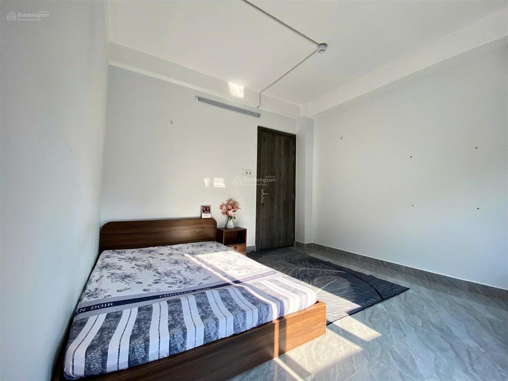 Phòng trọ full nội thất cửa sổ đối diên công viên phần mềm quang trung