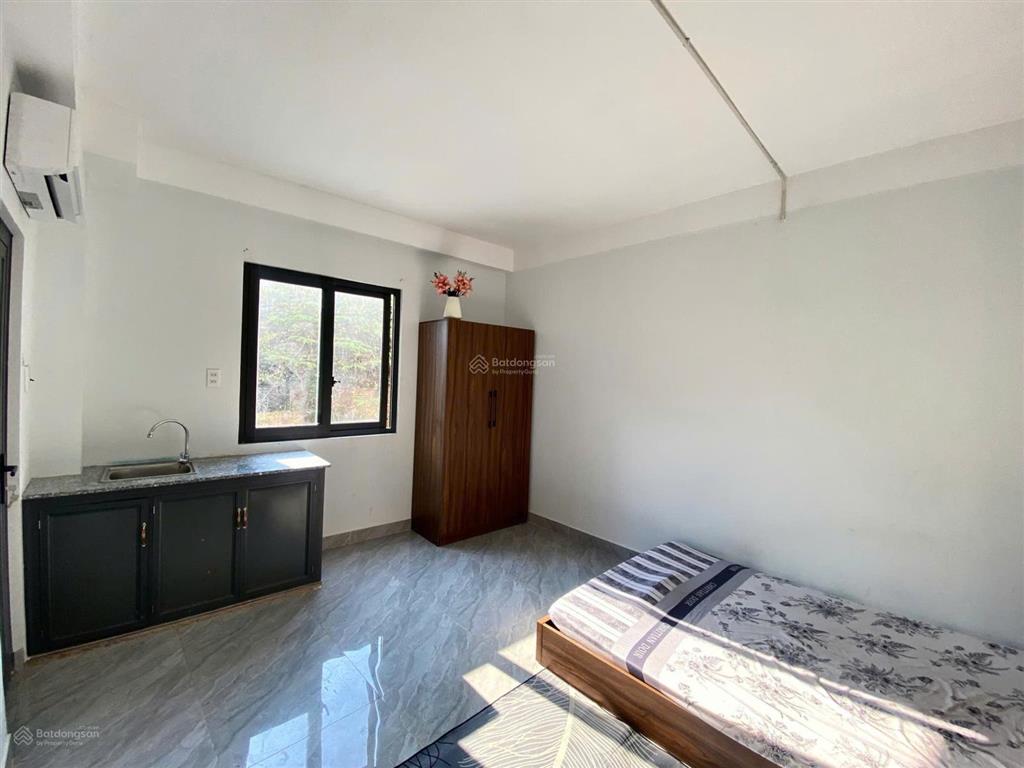 Phòng trọ full nội thất cửa sổ đối diên công viên phần mềm quang trung