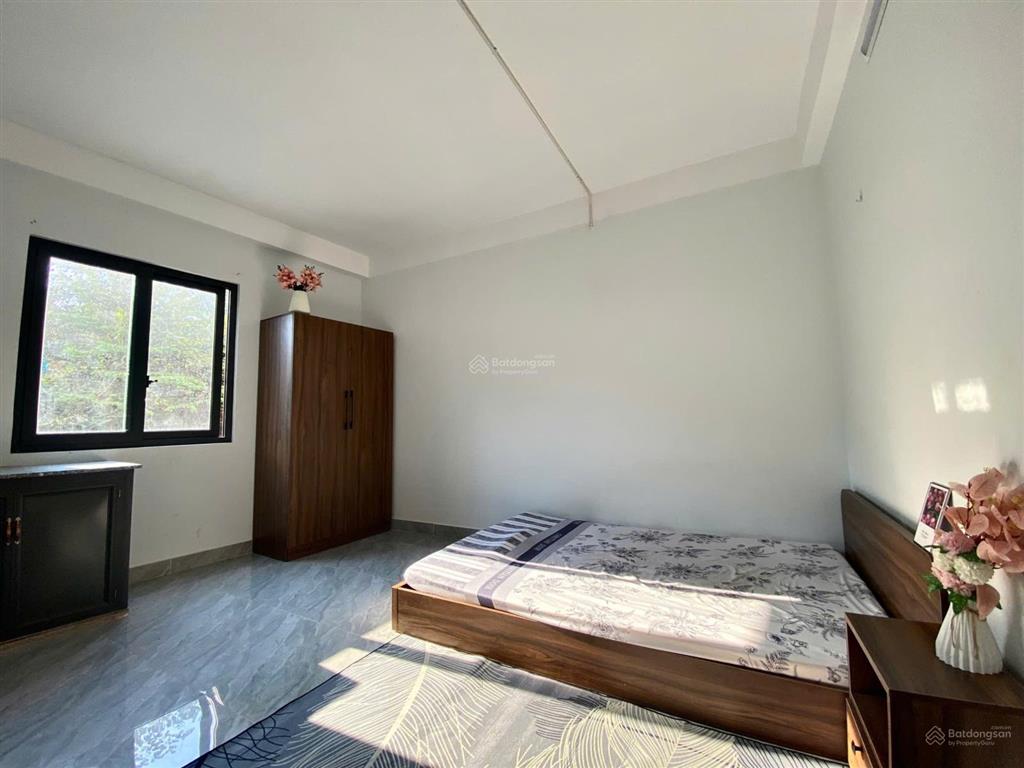 Phòng trọ full nội thất cửa sổ đối diên công viên phần mềm quang trung