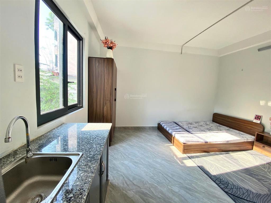 Phòng trọ full nội thất cửa sổ đối diên công viên phần mềm quang trung