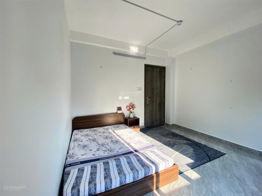 Phòng trọ full nội thất cửa sổ đối diên công viên phần mềm quang trung