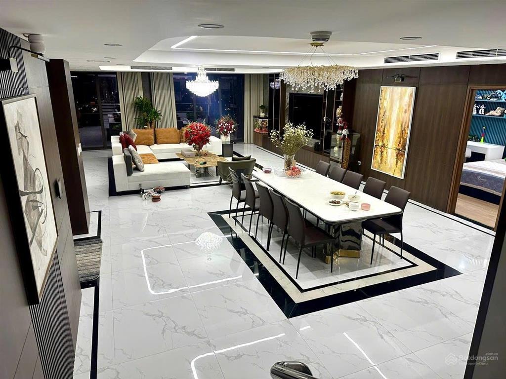 Bán penhouse 2 tầng hướng mát diện tích 340m full nội thất chung cư green diamond 93 láng hạ