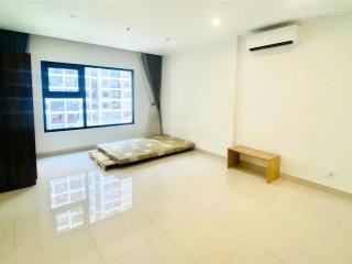 Bán nhanh căn studio 33m2, nội thất cơ bản, view công viên, giá 2.35 tỷ!