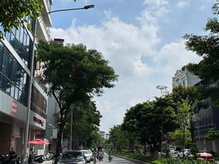 Cần bán nhà mặt phố lạc long quân 139m 1 hầm 5 nổi mt 7.7 m cho thuê 150tr/ th