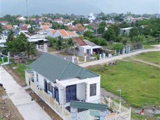 Chính chủ bán nhà xây sẵn lô góc hướng biển đường lớn trung tâm xã vạn ninh