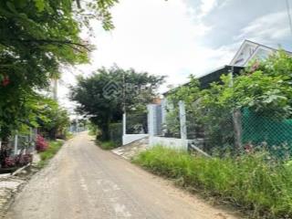 Chính chủ bán nhà mới tinh đường nhựa cách thị trấn chỉ 5 p di chuyển giá rẻ