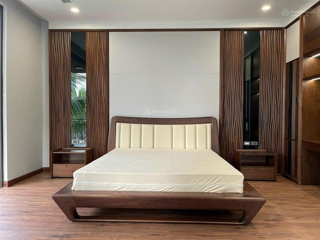 Bán nhà hoàng như tiếp 50m2 7 tầng, thang máy, gần ô tô, ngõ thông giá 11,5 tỷ