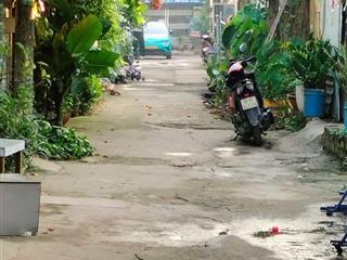 Kẹt bán gấp nhà cấp 4 diện tích 4x12m có 2pn khu dân đông giá rẻ 900k,  xem nhà 0902 081 ***