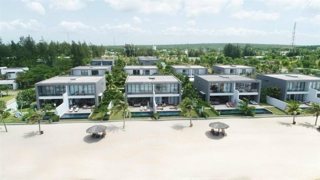 Bán gấp biệt thự mặt tiền biển sanctuary hồ tràm chỉ 35 tỷ 492m2 đại dương bao la ngay thềm nhà