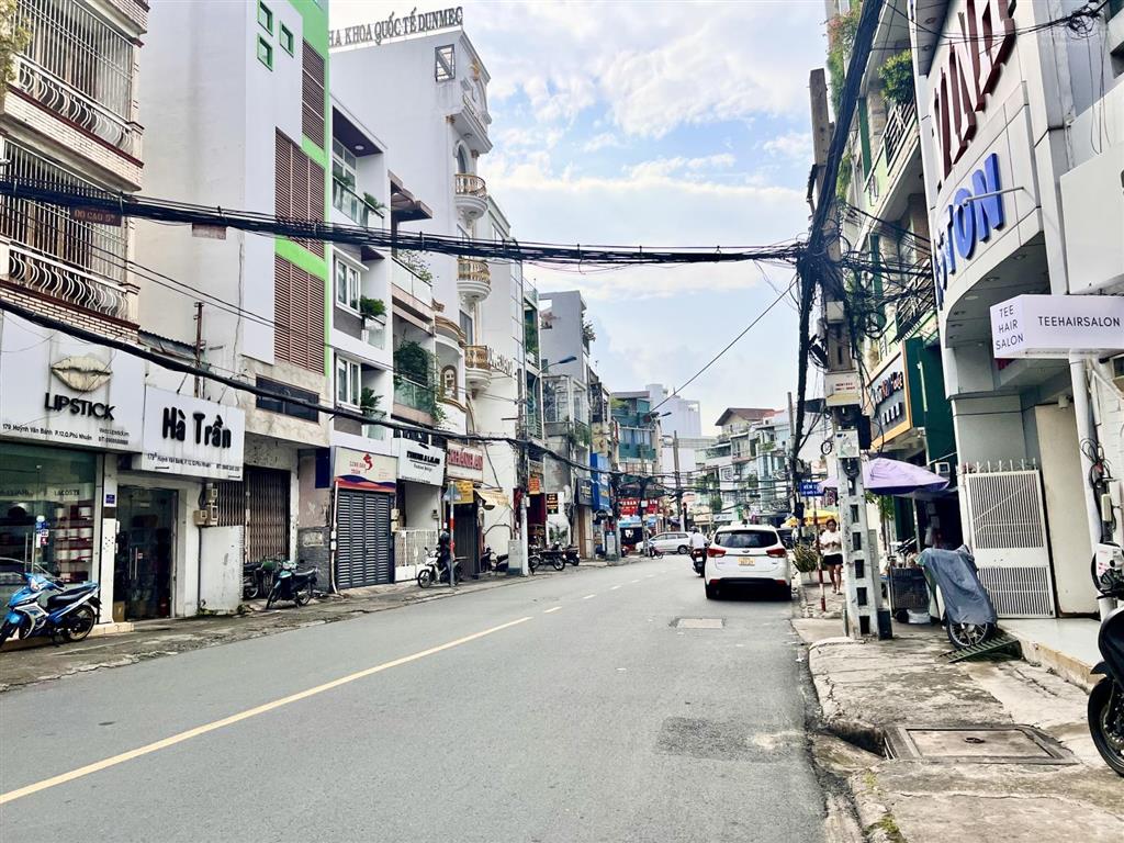 Bán gấp 14,5 tỷ nhà 2 mặt tiền trước sau huỳnh văn bánh, 4 tầng, nở hậu, hđt 35 tr/th nhà mới đẹp
