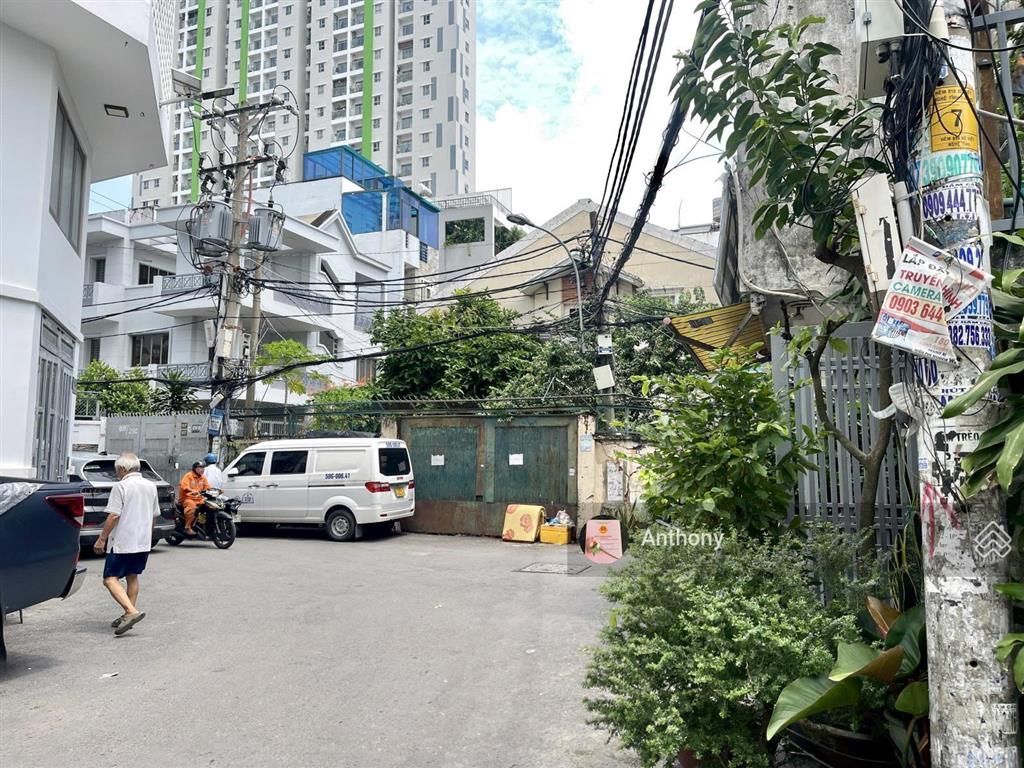 Khuôn đất siêu hiếm 10x22m vuông đẹp, hẻm 6m, nguyễn gia trí đoạn gần d5. xây hầm, 5 tầng, 35,9 tỷ