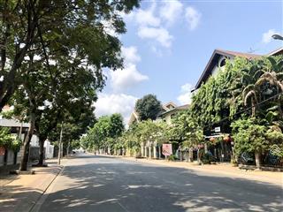 Biệt thự mặt tiền nguyễn văn hưởng, ngay đường xuân thuỷ. bề ngang 18m. phù hợp làm vp, showroom