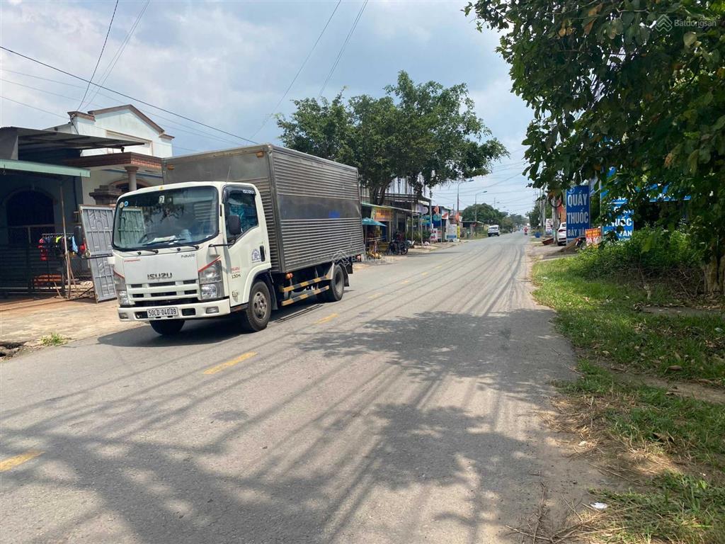 Bán hơn 2 sào đất ngay kcn long phước, lô góc 2 mặt tiền vuông vức cực đẹp có thổ cư.  0966 167 ***