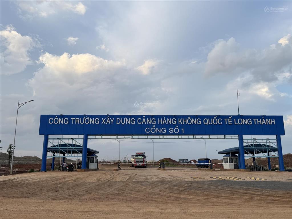 Bán gấp 1ha mặt tiền đường t1 sân bay long thành giá tốt.  0966 167 ***