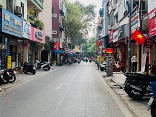 Bán nhà lô góc 2 mặt ô tô đường hoàng quốc việt, cầu giấy  giá 65 tỷ, dt200m2  mt18m (vuông căng)