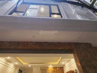 Cho thuê nhà 6 tầng, nhà mới, có thang máy, diện tích 42m2, ngõ cách mặt đường kim giang 20m