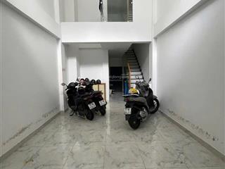 Hàng hiếm  chdv 6 tầng thang máy  11 phòng dòng tiền 65 tr. tháng . hẻm xe hơi . giá 11,99tỷ tl