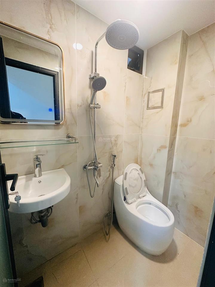 Nhà 5 tầng thang máy hẻm 4m cách mạng tháng 8, q3, giá chỉ 9 tỷ thương lượng
