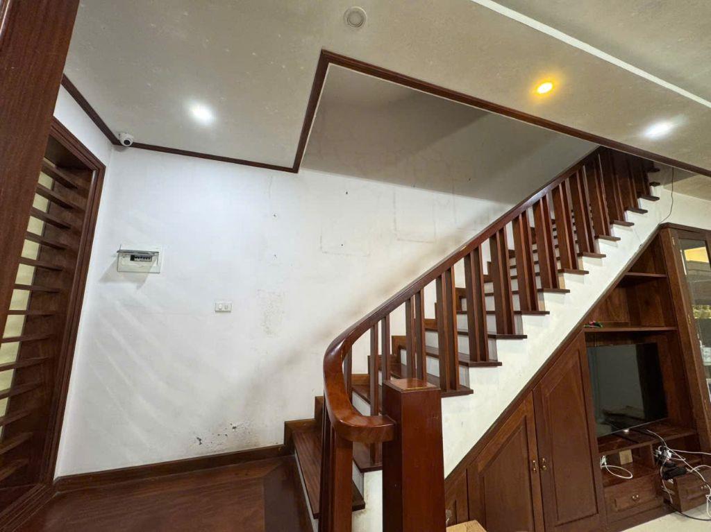 Chủ nhà cần bán nhà vườn 100m hoàn thiện giá 26 tỷ