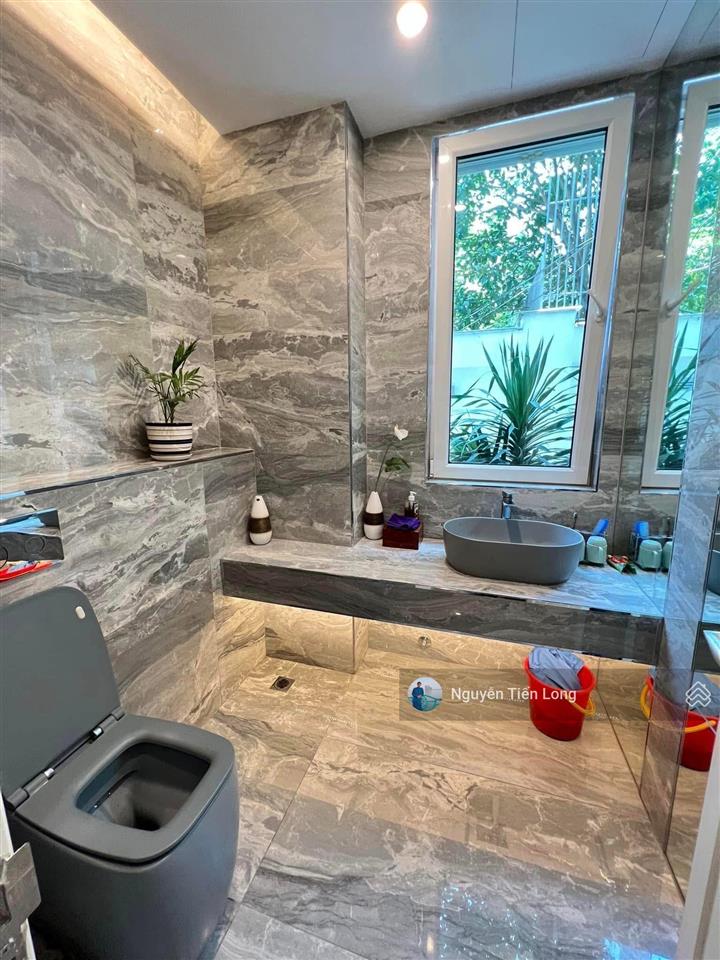 Bán biệt thự lão thành cách mạng yên hoà  322m2 mt 20m  view công viên, lô góc 3 thoáng  139 tỷ