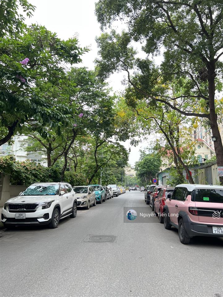 Bán biệt thự lão thành cách mạng yên hoà  322m2 mt 20m  view công viên, lô góc 3 thoáng  139 tỷ