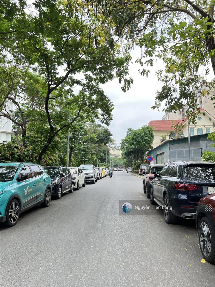 Bán biệt thự lão thành cách mạng yên hoà  322m2 mt 20m  view công viên, lô góc 3 thoáng  139 tỷ