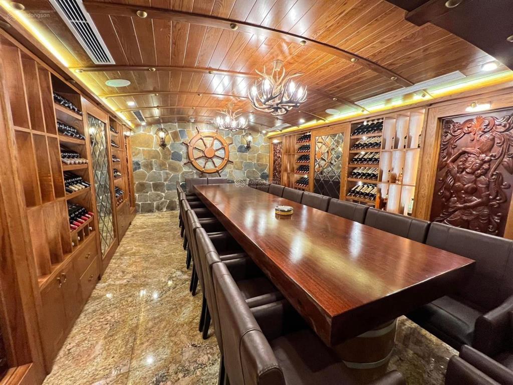 Bán biệt thự 368m2 d3 vườn đào, view vườn hoa, sân vườn, có bảo vệ  nội thất nhập khẩu, giá 230 tỷ